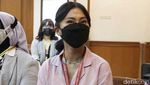 Tyna Kanna Minta Doa, Irit Bicara