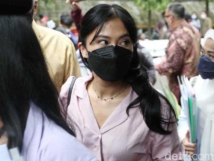 Tyna Kanna mirdad hadir dalam sidang perdana cerai