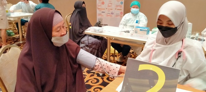 Vaksinasi Pfizer di Menara Bank Mega.