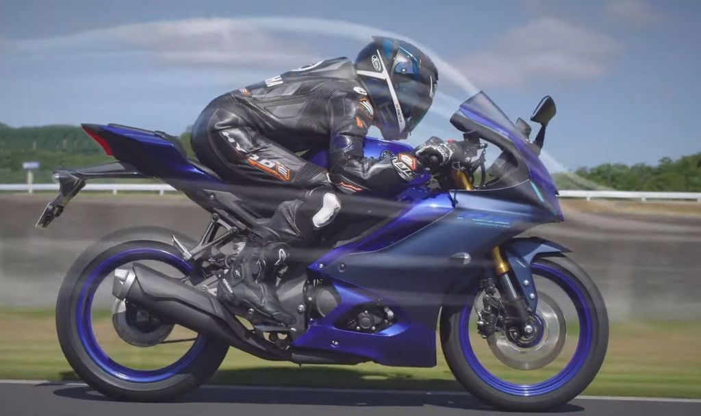 Yamaha R15 V4 yang diperkenalkan di India