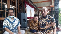 Menurut Ki Joko Sunarno, ada enam dalang yang terlibat dalam wayang ngamen ini. Yaitu, dirinya sendiri. Kemudian, Ki Kasim Sabandi Purwowasito dari Klaten, Ki Bambang Wiji Nugroho dari Yogya, Ki Wartoyo dari Nogosari, Boyolali, Ki Joko Sartono dan Setyo Margono, keduanya dari Musuk Boyolali. Selanjutnya juga ada dua dalang muda dari Boyolali yakni Ki Kangko dan Anggoro Dwi Sadono.  Foto: Ragil Ajiyanto/ detikcom