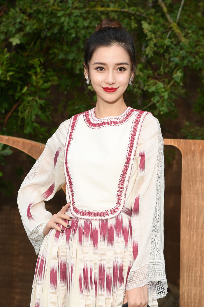 Angelababy PARIS, FRANCE - SEPTEMBER 24: Angela Baby attends the Christian Dior show as part of the Paris Fashion Week Womenswear Spring/Summer 2019 on September 24, 2018 in Paris, France. (Photo by Pascal Le Segretain/Getty Images For Christian Dior)
