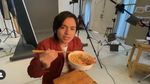Makin Kece! Angga Yunanda Ternyata Tak Bisa Lepas Dari Es Krim