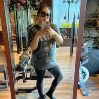 Dalam postingan lain yang menunjukkan dirinya sedang olahraga, Audy Item mengaku dirinya sudah turun enam kg. Terungkap jika hal tersebut merupakan hasil latihan dan mengubah pola makan. Foto: Instagram @audyitem