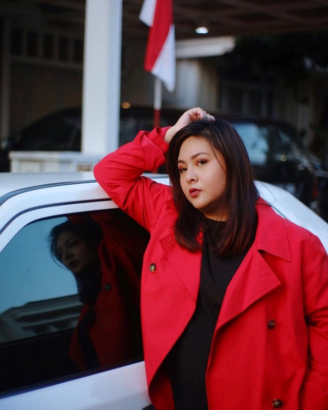 Penyanyi Audy Item baru-baru ini sering menunjukkan usahanya menurunkan berat badan di Instagram. Dalam postingan terbarunya, Audy mengaku pergi ke dokter untuk mengkonsultasikan dietnya. Foto: Instagram @audyitem