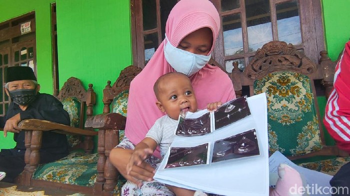 Bayi di Boyolali mengidap jantung bocor Bayi di Boyolali mengidap jantung bocor