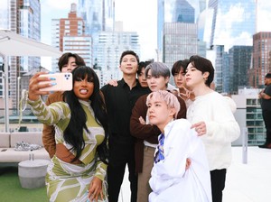 Momen Pertemuan Megan Thee Stallion dan BTS di New York