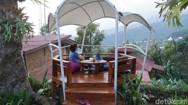 Bumi Aki, Puncak