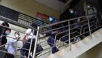 Potret Bupati Koltim Usai Diperiksa di Polda Sultra Terkait OTT KPK