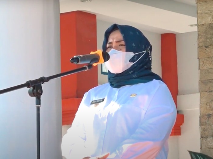 Bupati Kolaka Timur (Koltim) Andi Merya terjaring OTT KPK bersama 5 orang lain (YouTube Diskominfo Koltim) Bupati Kolaka Timur (Koltim) Andi Merya terjaring OTT KPK bersama 5 orang lain (YouTube Diskominfo Koltim)