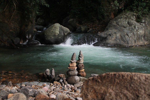 Buat traveler Jakarta yang hendak ke curug ini pilih saja Jalan Tol Jagorawi. Jalur ini relatif bebas macet ketimbang melalui jalur biasa. Setelah itu anda mengikuti ke arah Puncak Bogor, tetapi anda harus keluar Tol jauh sebelum pintu Tol Puncak (Foto: frameofjndrl/Instagram) Buat traveler Jakarta yang hendak ke curug ini pilih saja Jalan Tol Jagorawi. Jalur ini relatif bebas macet ketimbang melalui jalur biasa. Setelah itu anda mengikuti ke arah Puncak Bogor, tetapi anda harus keluar Tol jauh sebelum pintu Tol Puncak (Foto: frameofjndrl/Instagram)