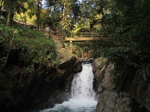 Nyess!! Segarnya Air Curug Putri Kencana