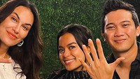 Demas Narawangsa melamar Eva Celia setelah berpacaran sejak 2016. Foto: Instagram/@sophia_latjuba88