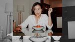 Momen Romantis Eva Celia dan Demas Narawangsa saat Makan Bersama