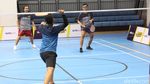 Foto: Fun Match Badminton Vindes Vs Owi/Butet, Seru Banget!