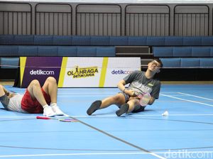 Video: Badminton Kocak ala MLI Vs Comika.id