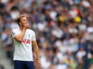 Tutup Telingamu, Harry Kane