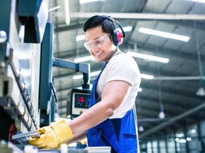 PMI Manufaktur RI Bertahan di Tengah Tekanan Global