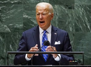 Joe Biden Divaksin Booster Pfizer di Gedung Putih