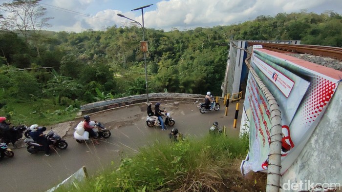 Jembatan Cirahong Ciamis
