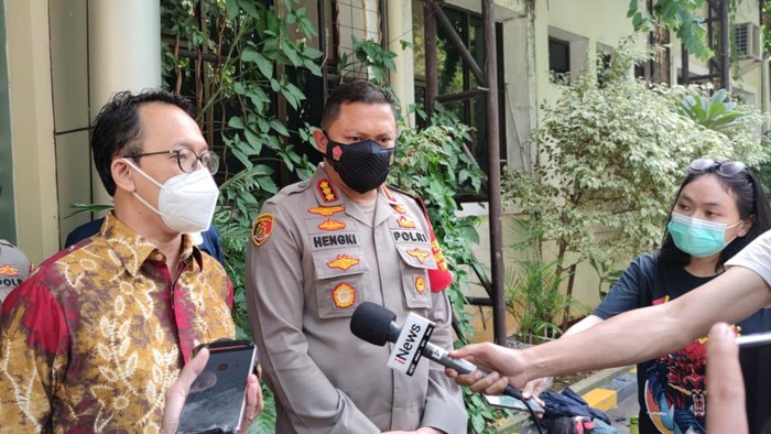 Kapolres Metro Jakarta Pusat Kombes Hengki Haryadi (kanan) penuhi panggilan Komnas HAM soal dugaan pelecehan di KPI