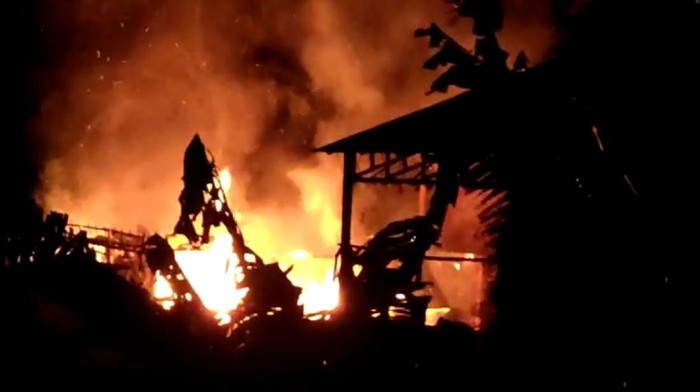 Kebakaran pabrik pupuk di Sukabumi.s