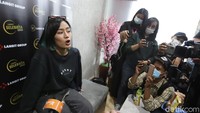 Setelah Coki Pardede ditangkap dan disebut gay, Firsabilah langsung menangkis rumor tersebut.  Foto: Palevi/ detikHOT