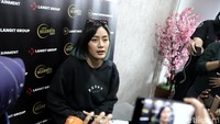 Potret Firsabilah ketika diwawancarai oleh awak media. Foto: Palevi/ detikHOT