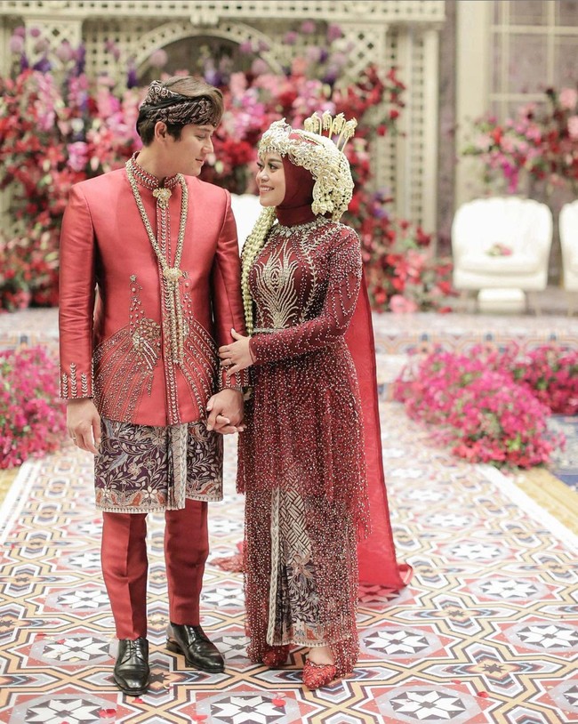 Terkait nikah sirinya, Rizky Billar sendiri sempat mengatakan bahwa alasannya menikah siri lebih dulu dengan Lesti adalah untuk menjaga marwah dari seorang Lesti Kejora. Bukan saya sok suci, saya harus jaga marwah seorang Lesti. Lesti ini adalah seorang yang punya citra yang bagus, Dede seorang contoh, inspirator banyak orang, tutur Rizky Billar dalam channel YouTube Rans Entertainment dalam acara The Secret of Leslar. Foto: Instagram/@aldiphoto