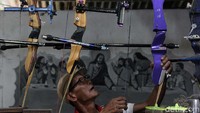 Di usia senjanya, ia masih memproduksi berbagai jenis dan ukuran panah tradisional.