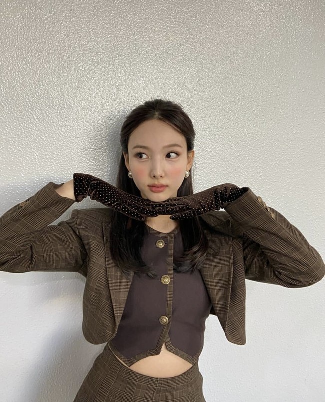 Bakat Nayeon sudah terlihat setelah menjalani masa trainee selama tiga tahun. Ia terpilih sebagai salah satu personel 6mix, girl group bentukan JYP Entertainment yang gagal debut. Foto: dok. Instagram twicetagram