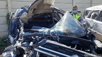 Insiden kecelakaan maut itu berlangsung pukul 04.00 WIB, Rabu (22/9/2021). Kejadian bermula saat minibus ditumpangi 11 orang itu melaju dari arah Cirebon menuju Jakarta.