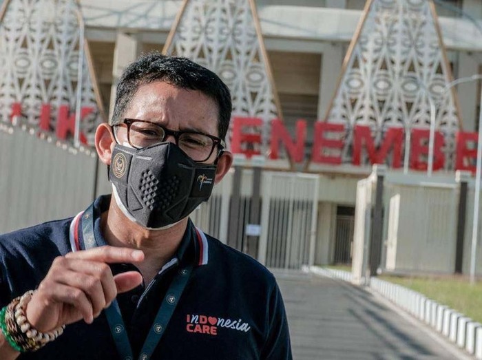 Menteri Pariwisata dan Ekonomi Kreatif Sandiaga Uno meninjau Stadion Lukas Enembe. Stadion ini akan menjadi venue utama PON XX Papua.
