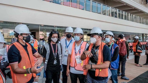Penyelenggaraan upacara pembukaan dan penutupan PON yang sukses, aman, dan sehat menjadi perhatian utama kami sebagai supervisor, kata Menparekraf Sandiaga Uno usai meninjau Venue PON XX Papua 2021, Selasa (21/9/2021) sore di Stadion Lukas Enembe, Jayapura, Papua. Penyelenggaraan upacara pembukaan dan penutupan PON yang sukses, aman, dan sehat menjadi perhatian utama kami sebagai supervisor, kata Menparekraf Sandiaga Uno usai meninjau Venue PON XX Papua 2021, Selasa (21/9/2021) sore di Stadion Lukas Enembe, Jayapura, Papua.