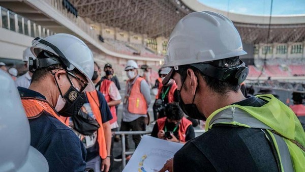 Turut hadir dalam kegiatan tersebut, Deputi Bidang Produk Wisata dan Penyelenggara Kegiatan (Events), Kemenparekraf/Baparekraf, Rizki Handayani; Staf Khusus Menparekraf Bidang Pengamanan Destinasi Wisata dan Isu-isu Strategis, Brigjen TNI Ario Prawiseso; Staf Khusus Menparekraf Bidang Akuntabilitas, Pengawasan dan Reformasi Birokrasi, Irjen Pol Krisnandi; serta Direktur Event Nasional dan Internasional, Kemenparekraf/Baparekraf Dessy Ruhati. Turut hadir dalam kegiatan tersebut, Deputi Bidang Produk Wisata dan Penyelenggara Kegiatan (Events), Kemenparekraf/Baparekraf, Rizki Handayani; Staf Khusus Menparekraf Bidang Pengamanan Destinasi Wisata dan Isu-isu Strategis, Brigjen TNI Ario Prawiseso; Staf Khusus Menparekraf Bidang Akuntabilitas, Pengawasan dan Reformasi Birokrasi, Irjen Pol Krisnandi; serta Direktur Event Nasional dan Internasional, Kemenparekraf/Baparekraf Dessy Ruhati.