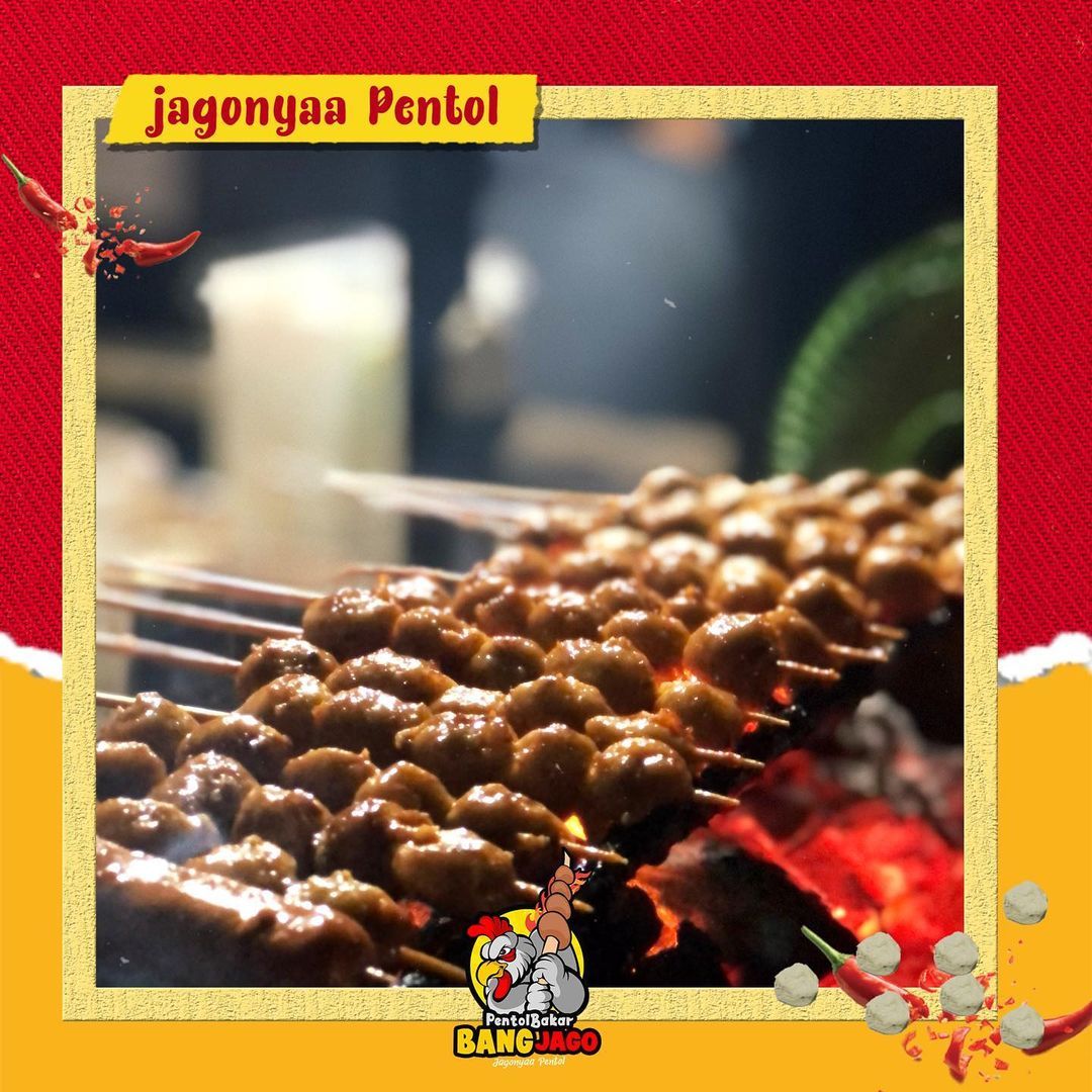 Penjual Pentol Bakar Ganteng Ini Bikin Pembeli Salfok