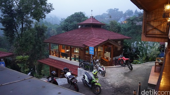 Resto Bumi Aki, Puncak