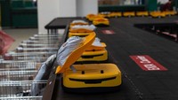 ELTA sudah mulai menggunakan sistem robotik buatan China untuk menyortir barang kiriman, menargetkan untuk mempercepat proses dan meningkatkan kualitas layanan bagi pelanggan.