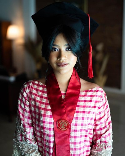 Siti Adira Kania Siti Adira Kania