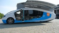 Sebanyak 22 siswa menjadi bagian dari Solar Team Eindhoven, yang telah merancang dan membangun camper van bertenaga surya pertama di dunia. Camper van ini disebut sebagai Stella Vita, yang menampilkan kehidupan dan mobilitas yang berkelanjutan.