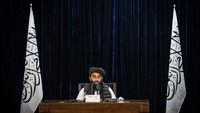 Kami tidak melihat siapa pun di Afghanistan yang memiliki keterkaitan dengan Al-Qaeda, tegas Mujahid dalam konferensi pers pada Selasa (21/9) waktu setempat di Kabul. Kami berkomitmen pada fakta bahwa, dari Afghanistan, tidak akan ada bahaya apapun terhadap negara mana pun, imbuhnya. (AP/Bernat Armangue).