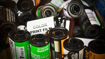 Ada yang menggunakan roll film? Foto: Reddit via Bored Panda