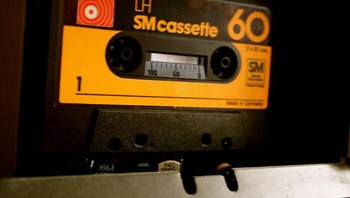 Sebelum era streaming musik, siapa yang mendengarkan lagu pakai kaset? Foto: Reddit via Bored Panda