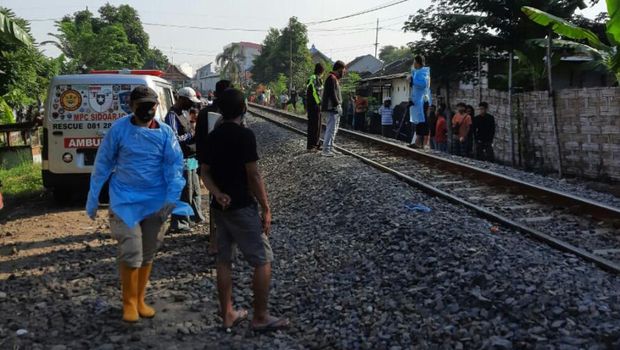 tewas tertabrak kereta api di sidoarjo