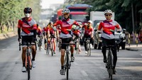 Nampak para peserta PRURide Indonesia 2021 Virtual Ride ketika menyelesaikan rute dari kategori yang mereka pilih Sejak pandemi, ajang PRURide Indonesia digelar secara online dan offline dengan menawarkan waktu yang fleksibel untuk mengakomodasi kebutuhan masyarakat berolahraga dengan aman dan nyaman, di tengah tingginya tuntutan hidup sehat untuk meningkatkan imun tubuh.