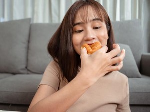 Ini 6 Alasan Mengapa Kamu Selalu Ngidam Makanan Manis