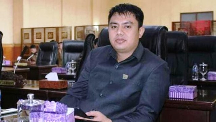 Anggota DPRD Kabupaten Solok Selatan F-PAN, Ade Vernanda, mundur dari jabatan anggota dewan karena ingin fokus mengurus ortu yang sakit (dok Istimewa)