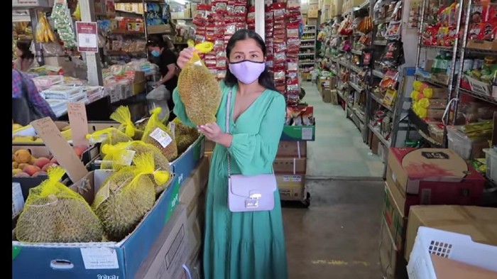 Belanja di Pasar Tradisional Australia, Wanita Ini Bisa Beli Durian