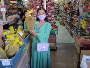 Belanja di Pasar Tradisional Australia, Wanita Ini Bisa Beli Durian
