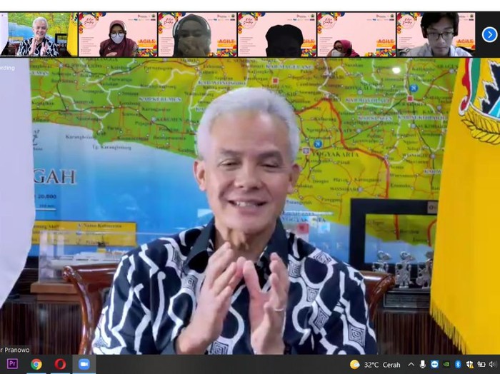 Gubernur Jateng Ganjar Pranowo bersama Universitas Dinamika (Undika) Surabaya mengulas makna agile dalam kepemimpinan. Menurut Ganjar, yang penting dalam memaknai agile leadership yakni adaptif.
